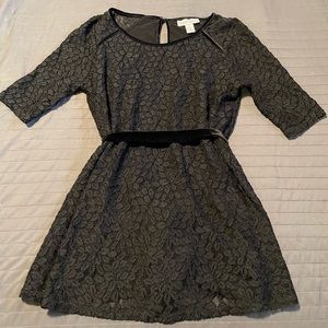 EUC maternity top by Motherhood Maternity size small